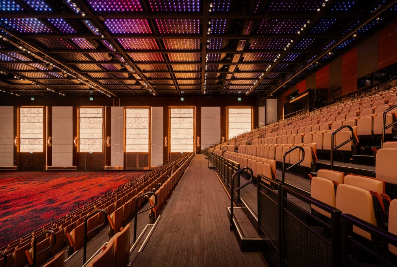 TRUE ICON HALL